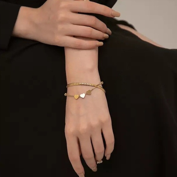 Women Charm Heart Round Pendant Bracelet - Picture 5 of 5